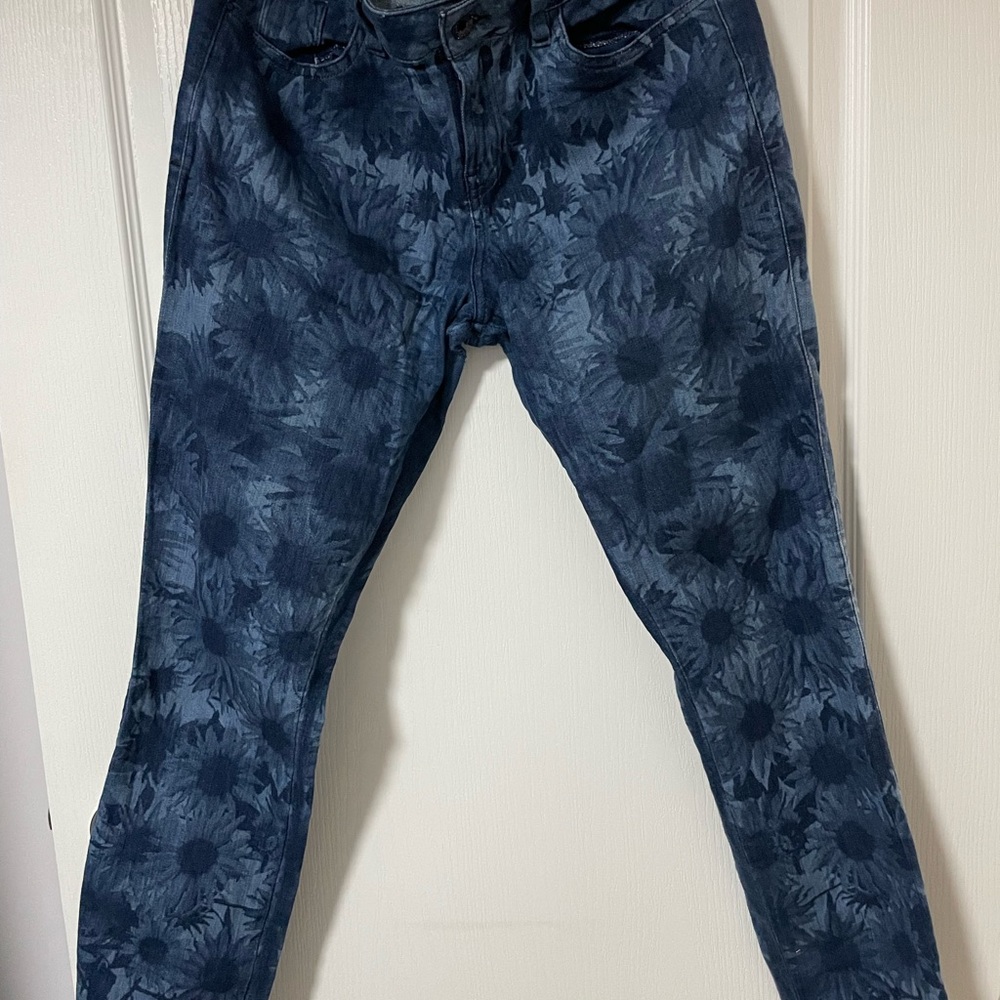 Guess Britney Skinny Jeans (Women Size 32)